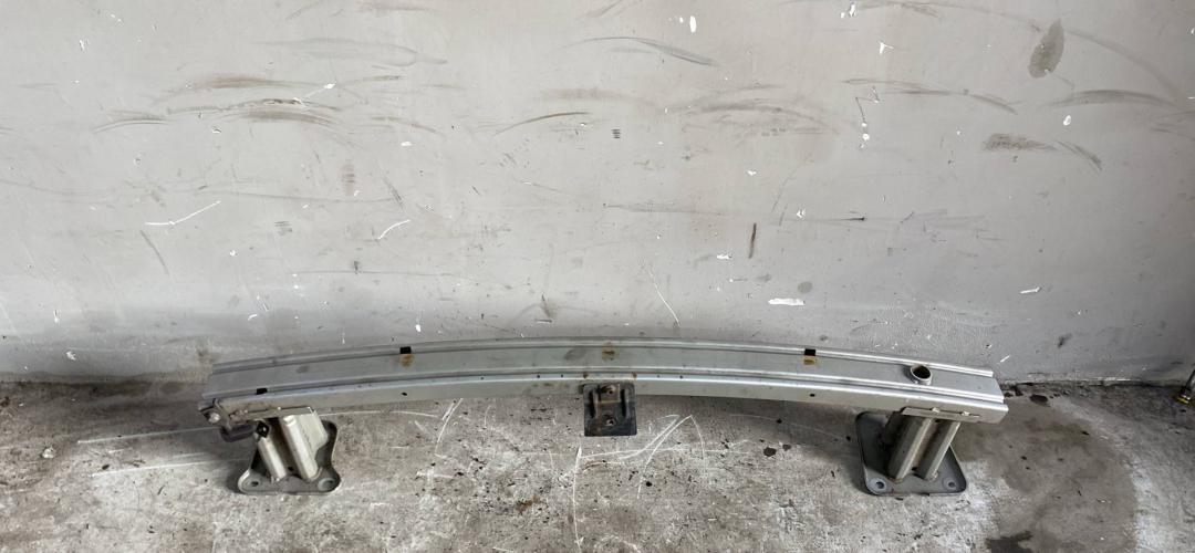 усилитель бампера переднего Renault Trafic 3 поколение (2014 - 2026), 752101525R, 752108962R - фото №1