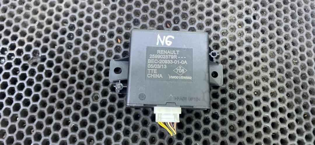 блок управления парктрониками Dacia Lodgy 1 поколение, 259902579R - фото №1