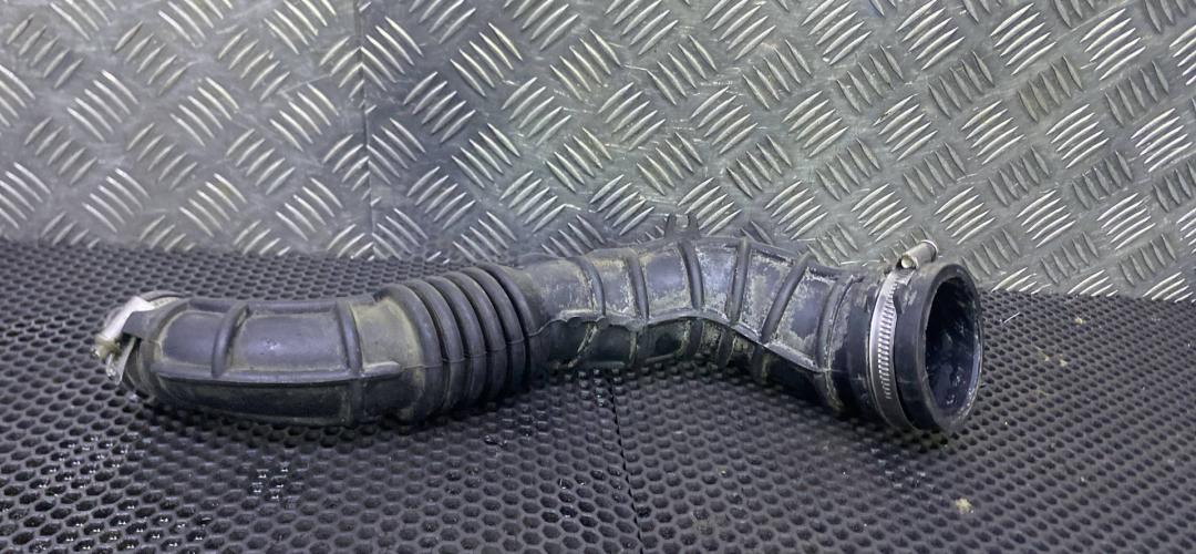 воздуховод интеркулера Renault Modus 1 поколение 2006, 8200500383 - фото №1