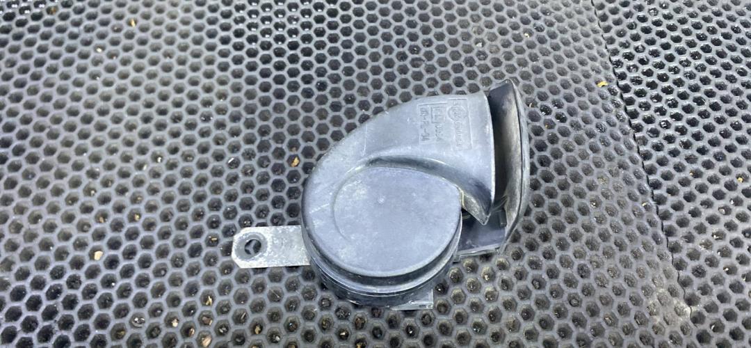 сигнал (клаксон) Toyota Verso 1 поколение (2009 - 2013), 8652048090 - фото №1