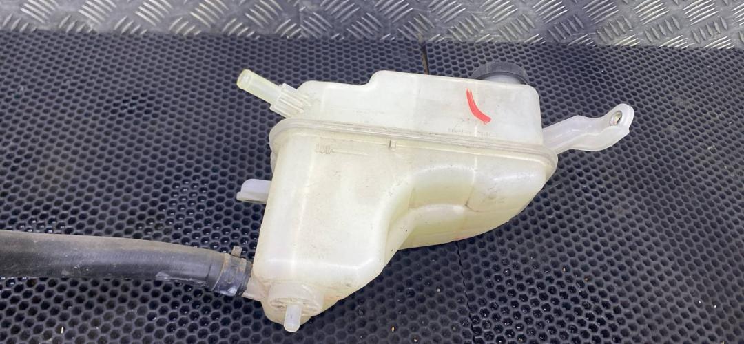 бачок расширительный Toyota Avensis 3 поколение (T270) (2008 - 2011), 16480-26030 - фото №1