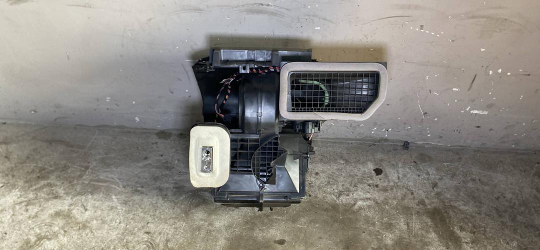 отопитель в сборе (печка) Renault Scenic 4 поколение, 272705673R - фото №1