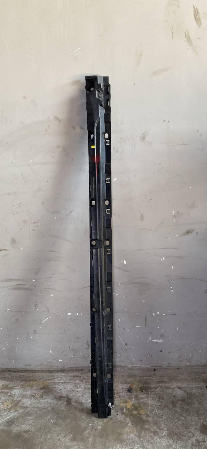 Кронштейн крепления порога BMW X5 F15 (2013 - 2018), 51178054035 - фото №1