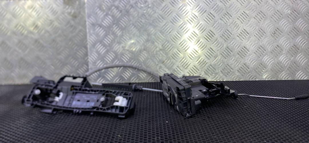 замок двери передней левой Mercedes-Benz GLE W166 2018, A2220063999 - фото №1