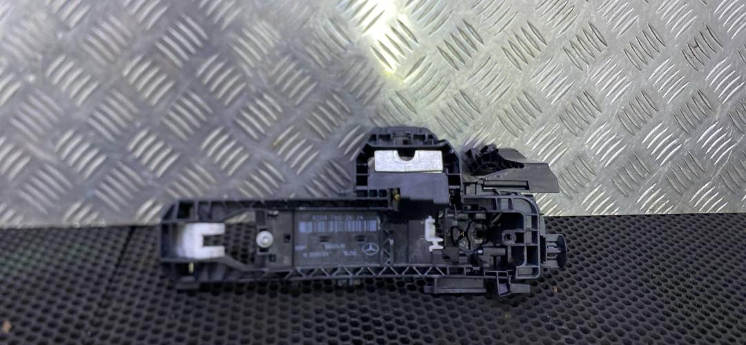 ручка наружная Mercedes-Benz GLE W166 2018, A2047602634 - фото №1