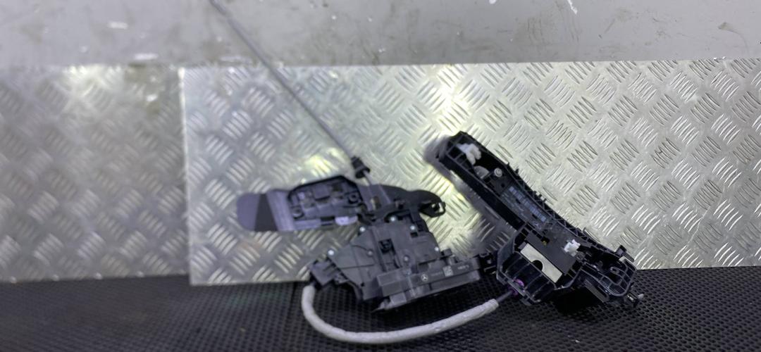 замок двери передней левой Mercedes-Benz GLE W166 2018, A2047602534 - фото №1