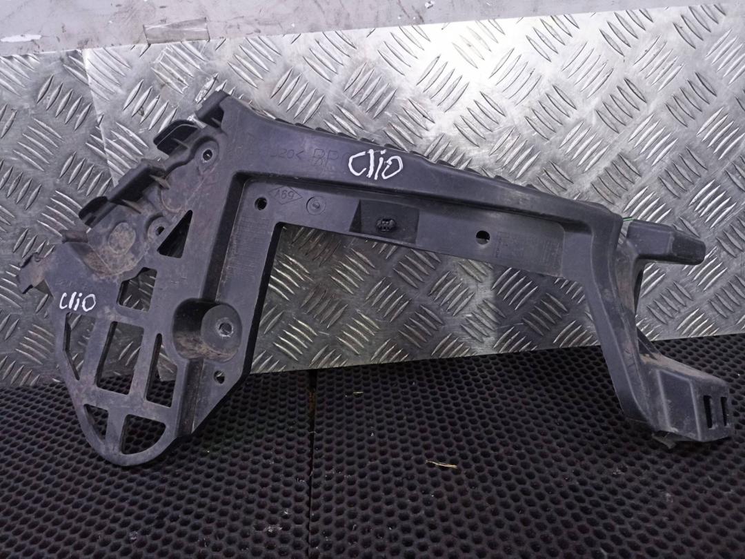 Крепление бампера заднего Renault Clio 3 поколение 2009, 8200583031 - фото №1
