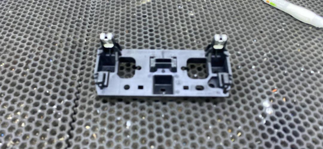 кронштейн (крепление) Mercedes-Benz GLE W166 (2015 - 2018), A1666890214 - фото №1