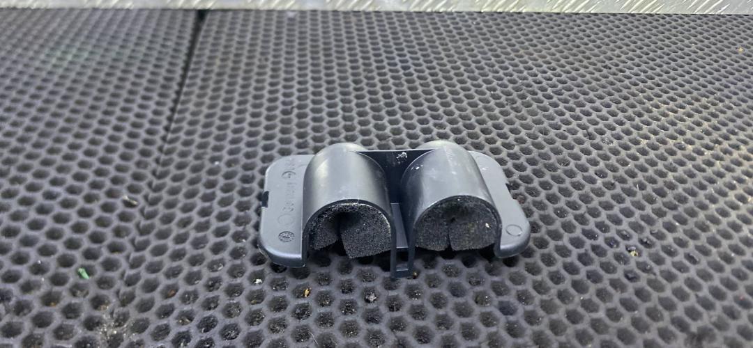 кронштейн (крепление) Mercedes-Benz GLE W166 (2015 - 2018), A1665451047 - фото №1