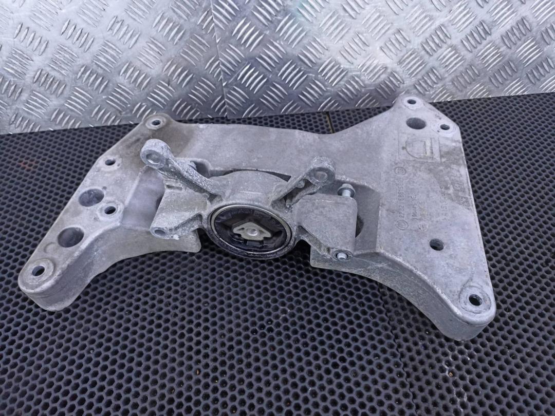кронштейн КПП BMW 5 серия G30/G31 2018, 3.0 л., B57 D30 A, дизель, 22326861580, 22326862576 - фото №1