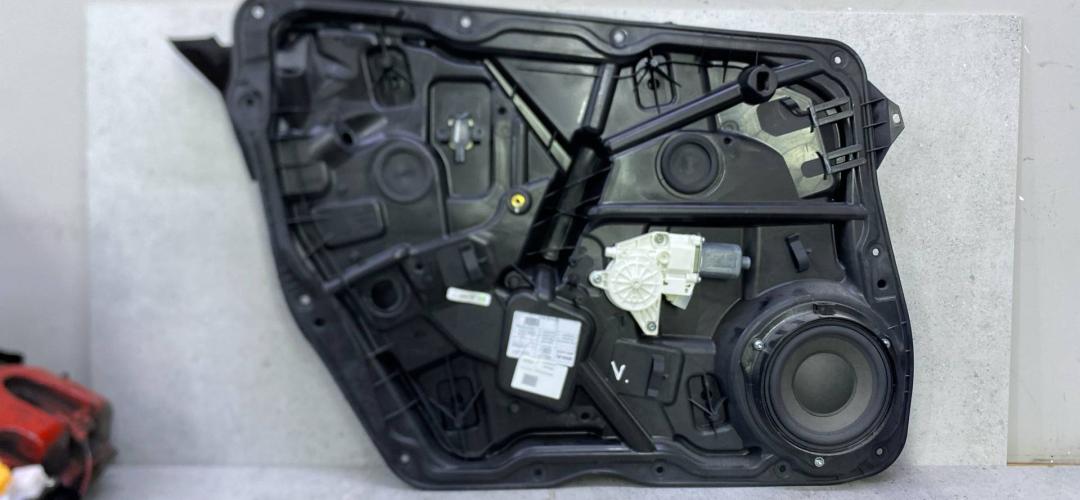 панель внутренняя двери передней левой Mercedes-Benz GLE W166 (2015 - 2018), 924701-109 - фото №1