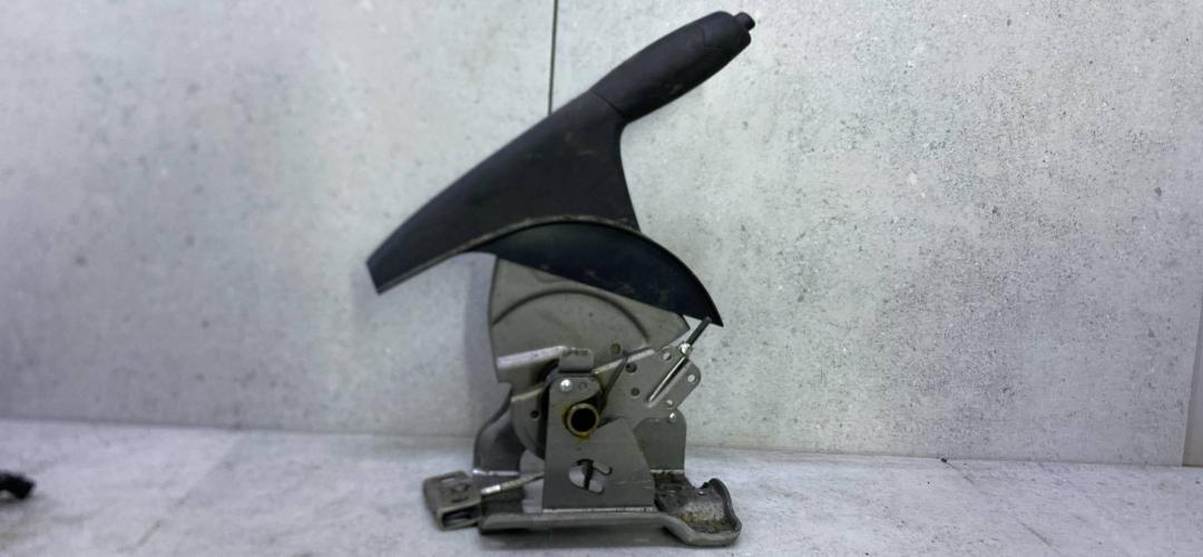 рычаг ручного тормоза (ручника) Nissan Juke YF15 (2010 - 2014), 360101KK0A - фото №1