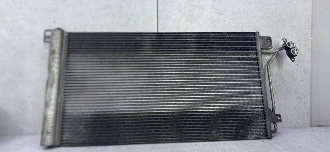 радиатор кондиционера Volkswagen Transporter T5 (2003 - 2009), 7H0820411E - фото №1