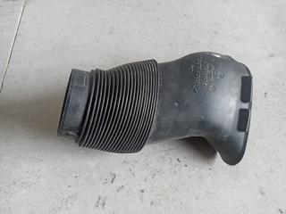 патрубок воздушного фильтра Volkswagen Transporter T5 (2003 - 2009), 7H0129647