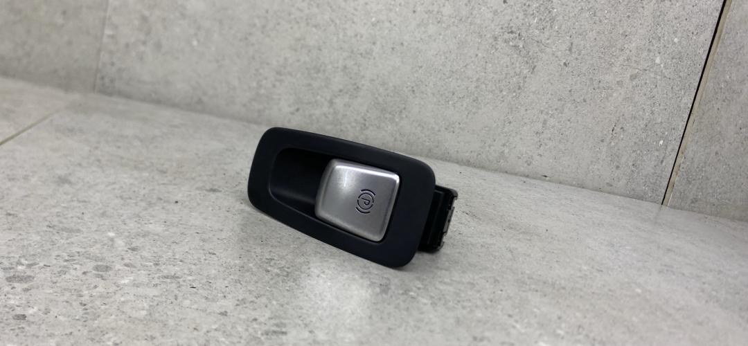 кнопка ручного тормоза (ручника) Mercedes-Benz C-Класс W205/S205/C205 (2014 - 2018), A2059051516 - фото №1