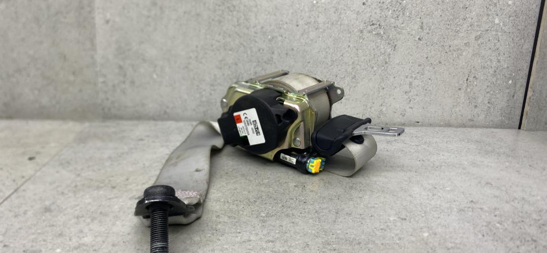 ремень безопасности Mercedes-Benz C-Класс W205/S205/C205 (2014 - 2018), 635375200A - фото №1