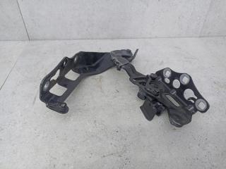 петля капота левая Mercedes-Benz C-Класс W205/S205/C205 [рестайлинг] 2018, 4.0 л., M 177.980, бензин, A2058800828