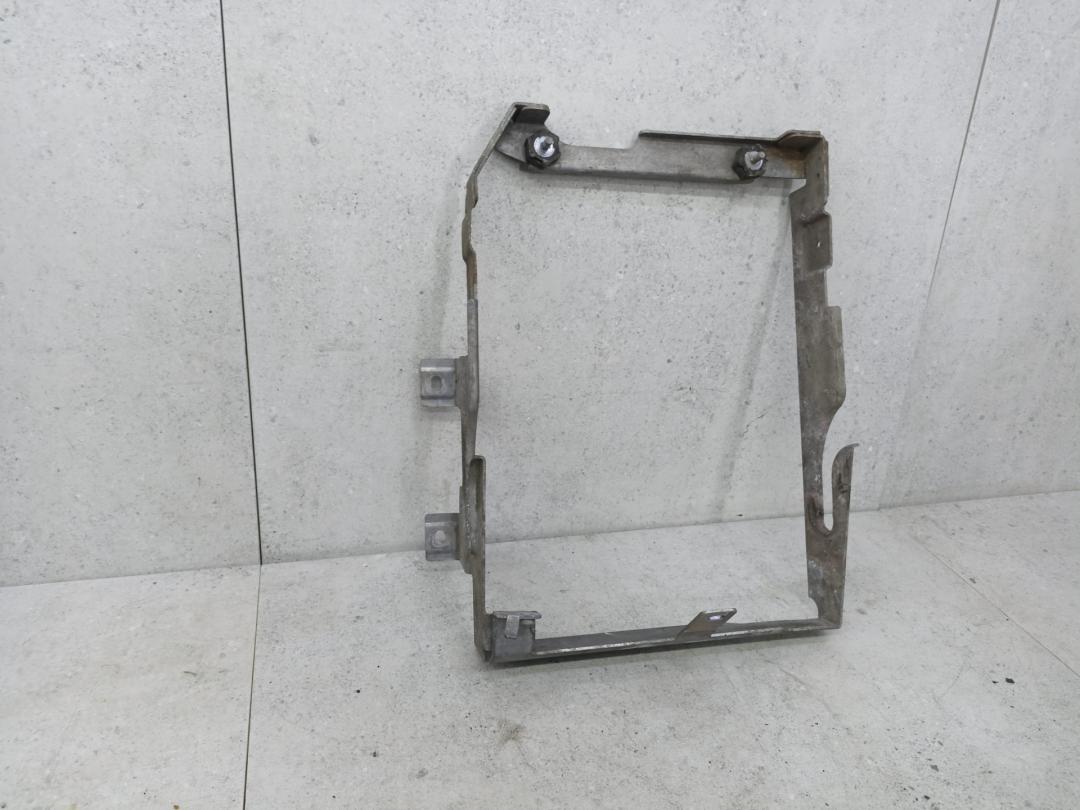 кронштейн радиатора Mercedes-Benz C-Класс W205/S205/C205 2017, 4.0 л., M 177.980, бензин, A2055004000 - фото №1