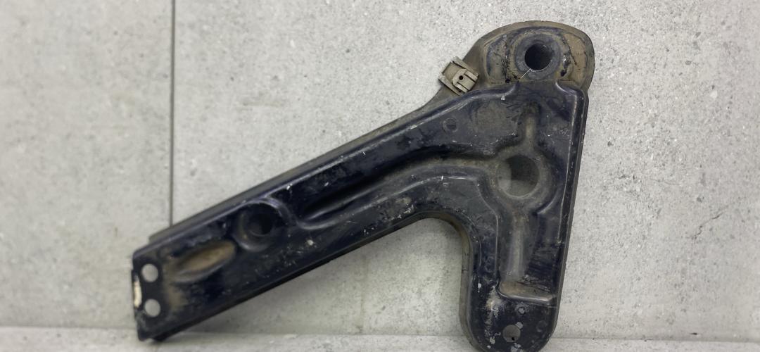 кронштейн (крепление) Mercedes-Benz GLE W166 (2015 - 2018), A1643310940 - фото №1