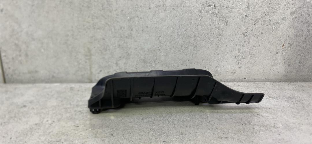 молдинг (накладка кузовная) Toyota Hilux 8 поколение (2015 - 2020), 66424KK010 - фото №1