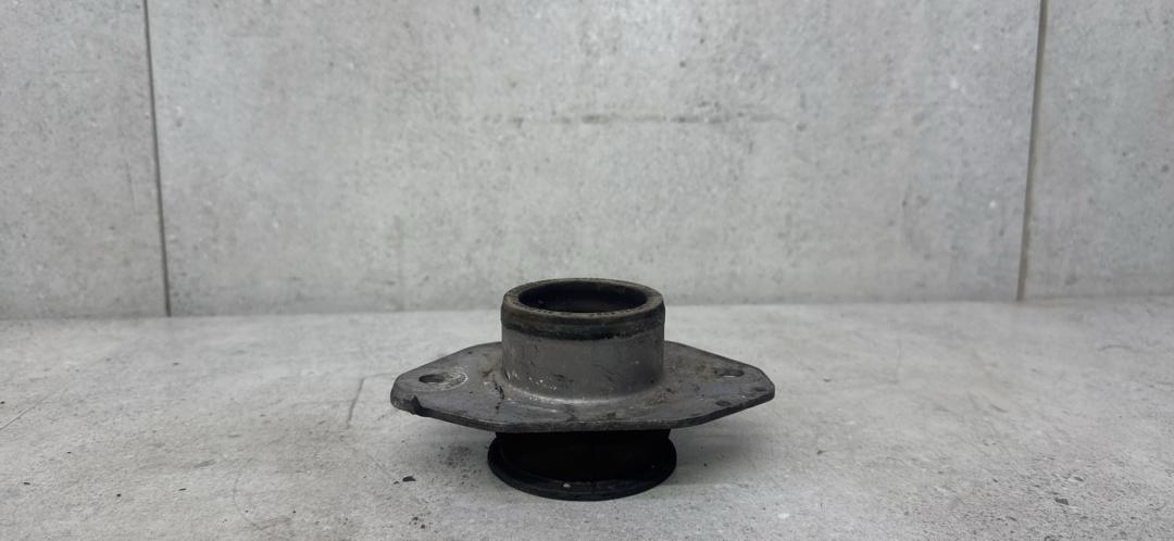 подушка крепления КПП Renault Trafic 2 поколение (2001 - 2006), 8200065989A - фото №1