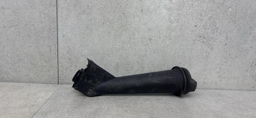 маслозаливная горловина Volkswagen Transporter T5 (2003 - 2009), 074115308 - фото №1