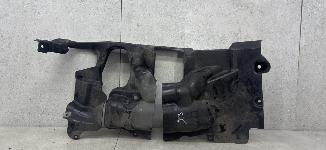 пыльник BMW 5 серия F07/F10/F11 (2009 - 2013), 51757185170 - фото №1