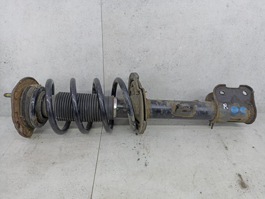 амортизатор передний правый Kia Sorento 2 поколение 2010, 2.2 л., D4HB, дизель, 546602P100 - фото №1