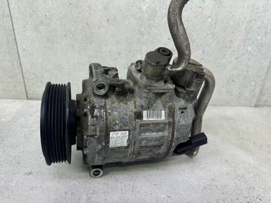 компрессор кондиционера Volkswagen Golf 5 поколение 2007, 1K0820803P - фото №1