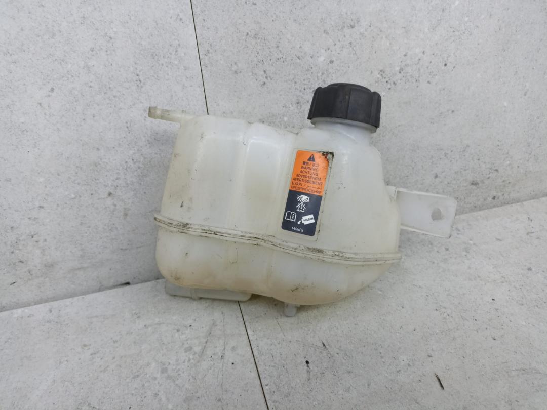 бачок расширительный Nissan Qashqai 2 поколение 2016, 217114EA0A - фото №1