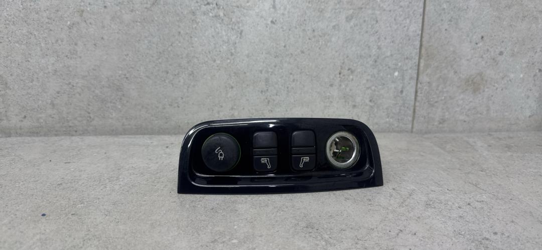 кнопка обогрева сидений Jaguar XJ 3 поколение, 2W9314D695AA - фото №1