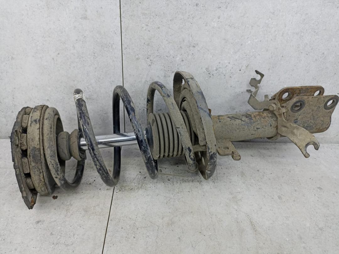 стойка передняя Renault Megane 3 поколение 2012, 543020008R - фото №1