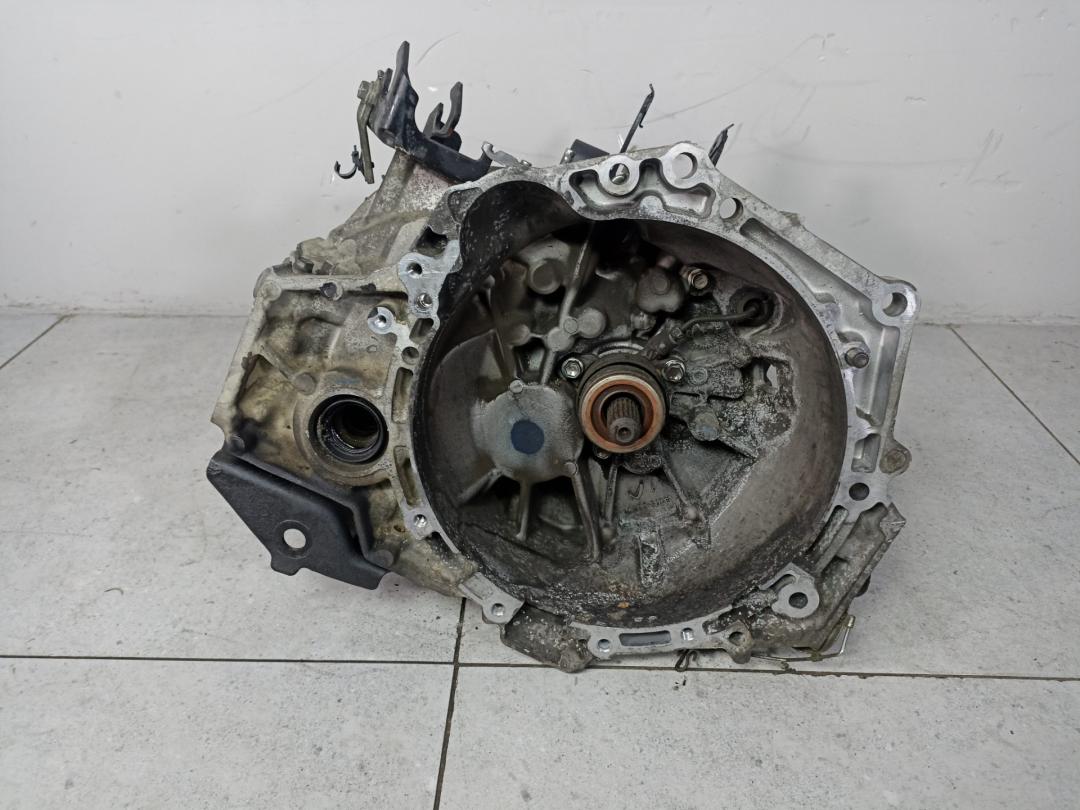 КПП механическая (МКПП) Toyota Yaris 3 поколение XP130 2013, 311150D090 - фото №1