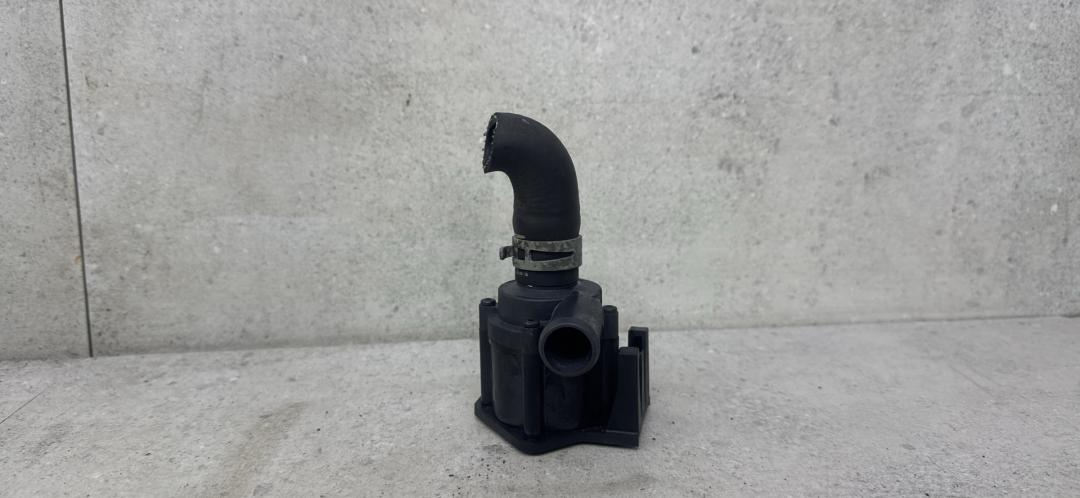 насос антифриза дополнительный Audi A5 8T (2007 - 2011), 8K0819147 - фото №1