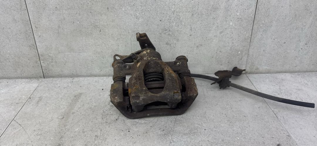 суппорт задний левый Renault Master 3 поколение (2010 - 2014), 440111516R - фото №1