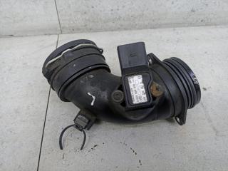 патрубок интеркулера Volkswagen Touareg 1 поколение [рестайлинг] 2008, 7L6145795AA, 038906051C