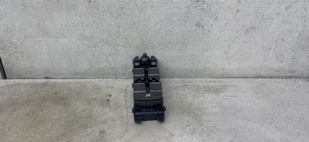 блок управления стеклоподъемниками Land Rover Range Rover Evoque L538 (2011 - 2015), GJ3214540AB - фото №1