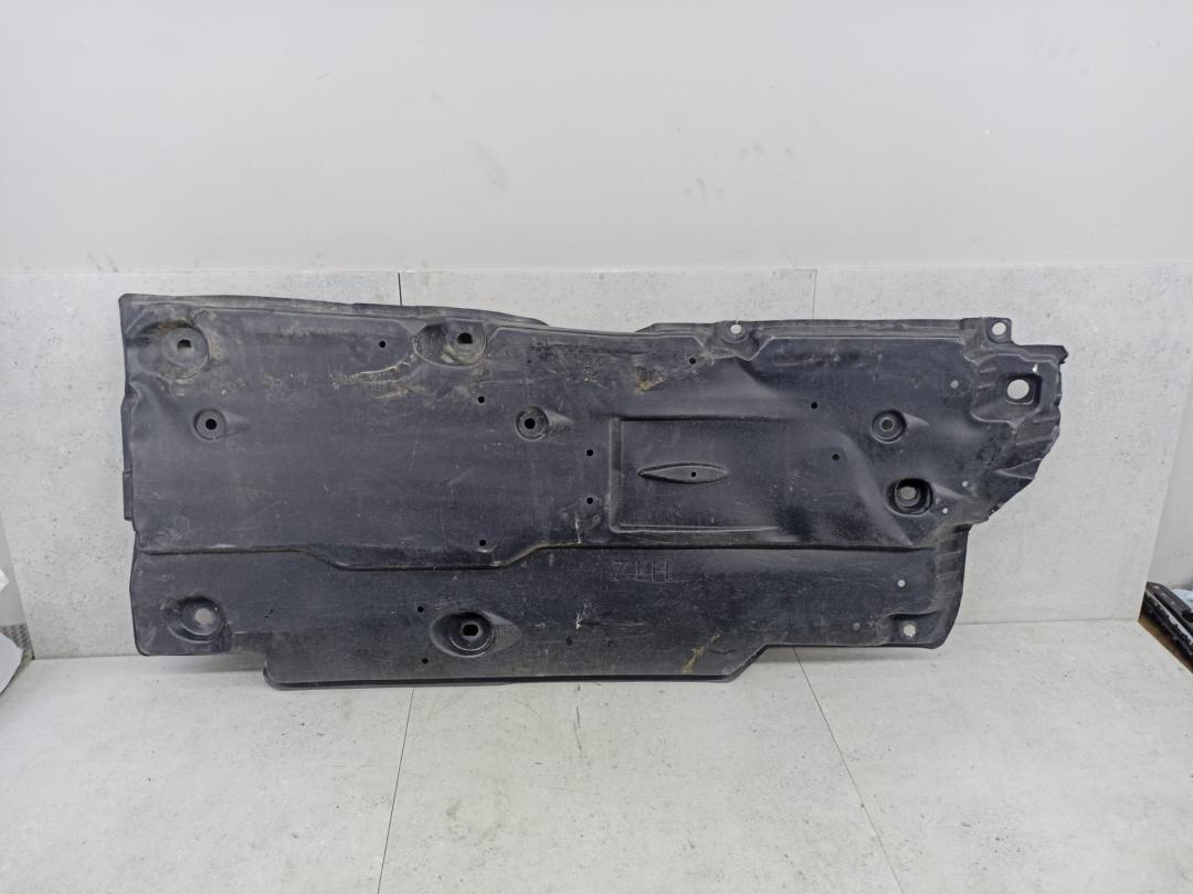 защита днища Toyota C-HR 1 поколение AX10 2017, 58165-F4010, 58166F4010 - фото №1