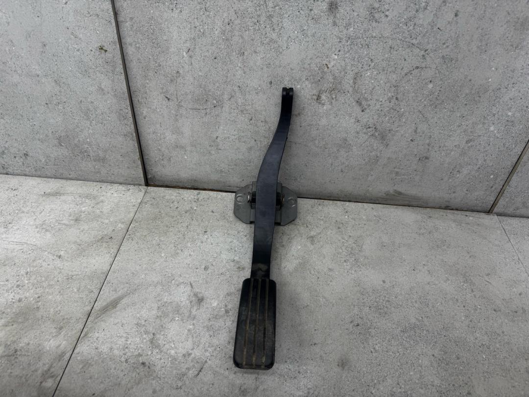 педаль Renault Logan 1 поколение (2004 - 2009), 11218213 - фото №1