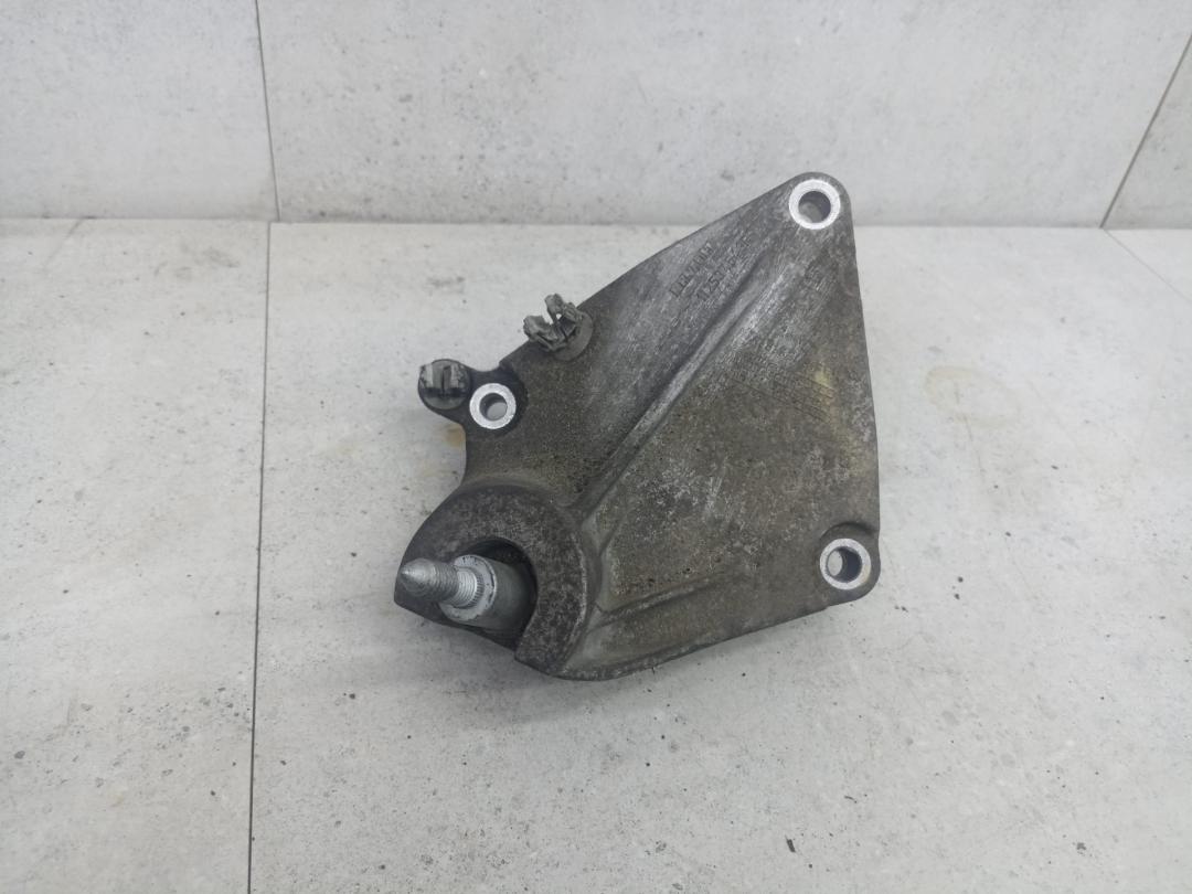 кронштейн двигателя Renault Twingo 2 поколение 2009, 1.5 л., 112534543R - фото №1