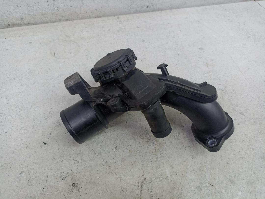 трубка системы рециркуляции EGR Renault Clio 3 поколение 2008, 8200323338, 8200879750 - фото №1