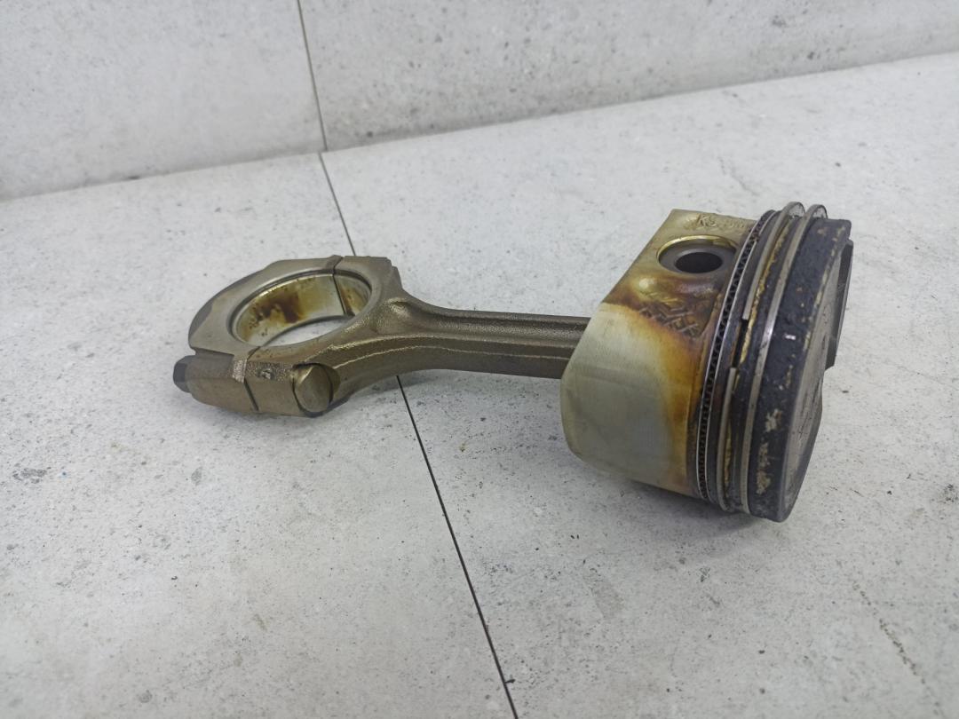 шатун Renault Megane 2 поколение 2006, 1.6 л., 121009455R - фото №1