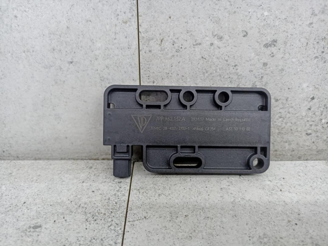 антенна Porsche Macan 1 поколение 2018, 7PP962132A - фото №1