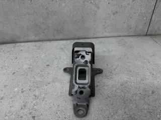 кронштейн (крепление) Toyota Hilux 8 поколение 2015, 726500K271