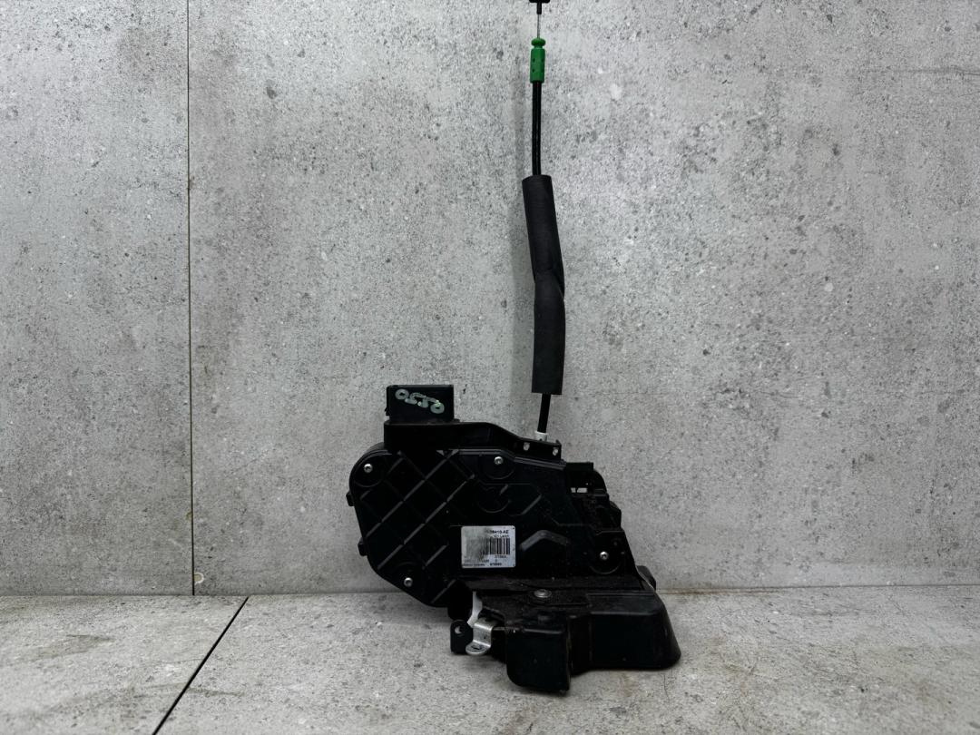 замок двери задней левой Land Rover Range Rover Evoque L538 (2011 - 2015), 8X2A-26413-AE - фото №1