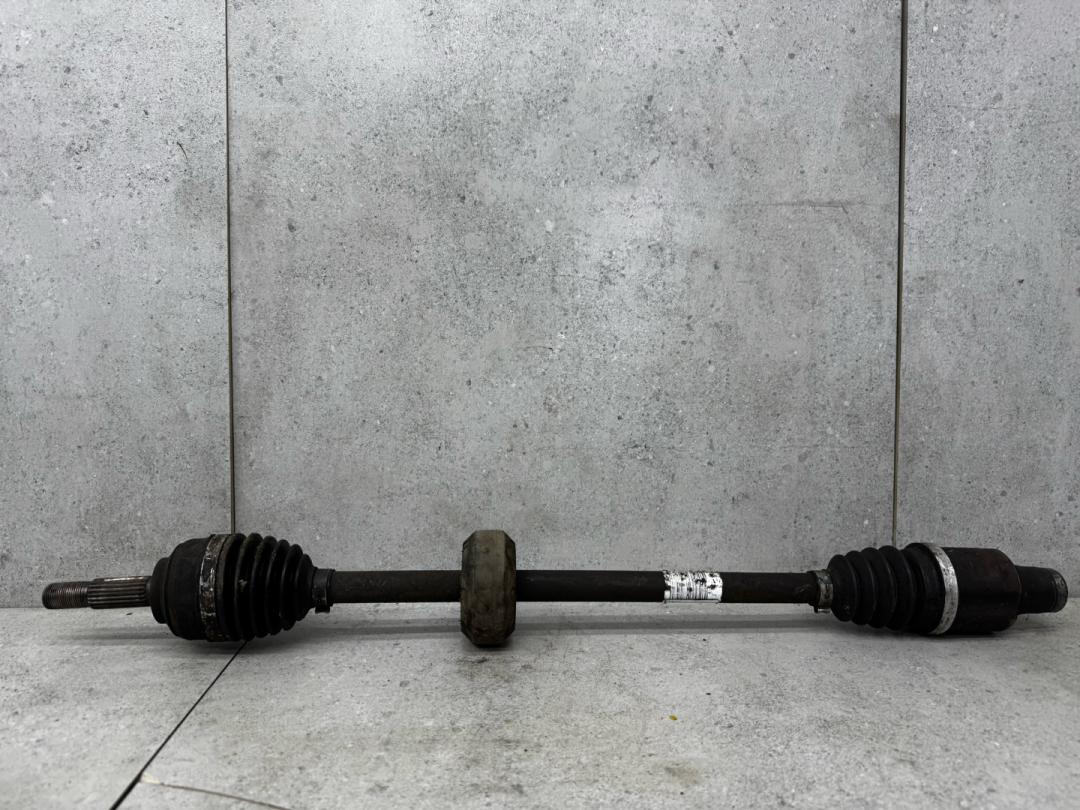 полуось передняя правая (приводной вал, ШРУС) Nissan Almera G15 (2012 - 2018), 391008333R - фото №1