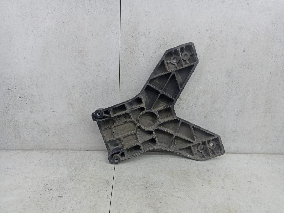 кронштейн реактивной тяги Mercedes-Benz S-Класс W222/C217/A217 2016, A2225240440 - фото №1