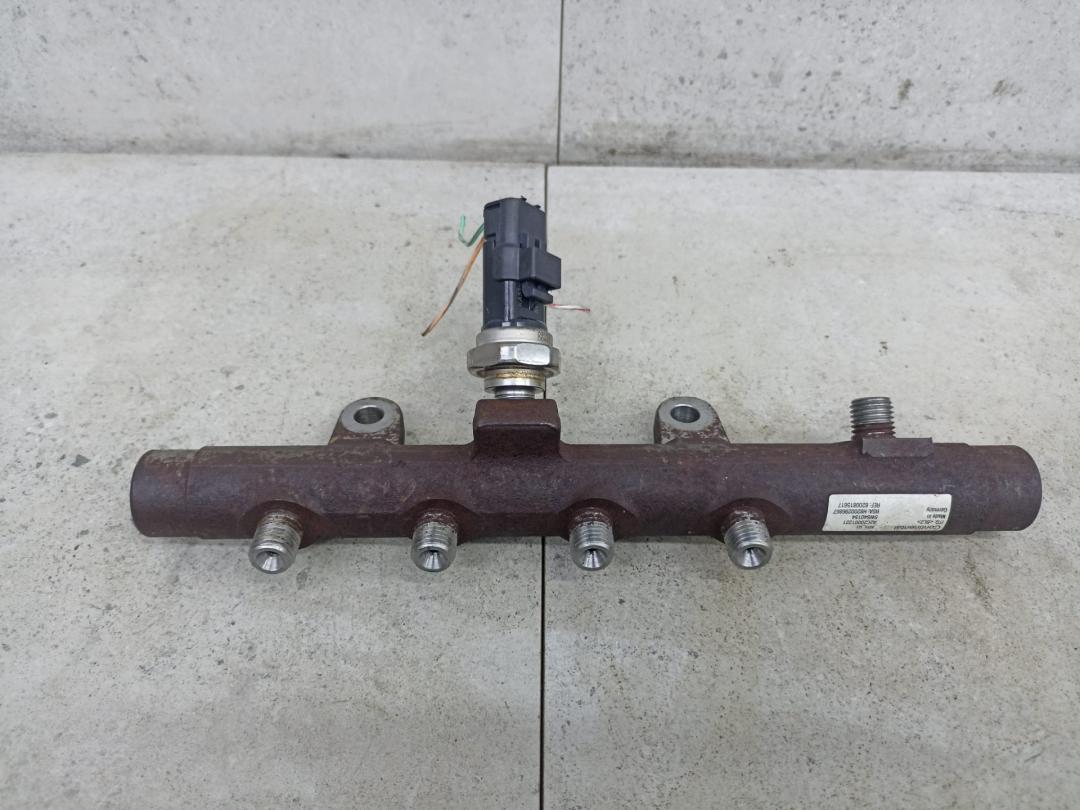 топливная рампа Renault Megane 3 поколение 2012, 8200815617 - фото №1