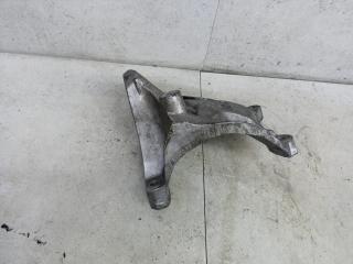 кронштейн двигателя Volkswagen Touareg 2 поколение 2014, 7L8199308B