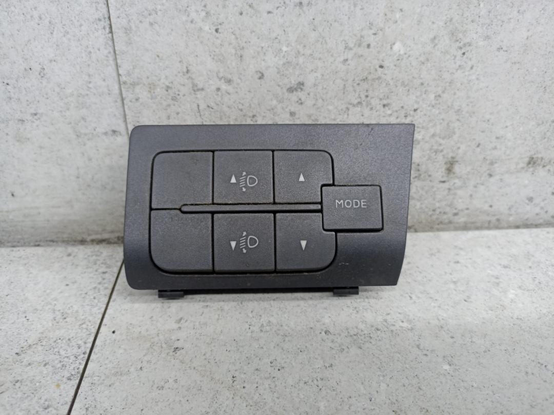 кнопка корректора фар Peugeot Boxer 2 поколение 2009, 7354213530 - фото №1